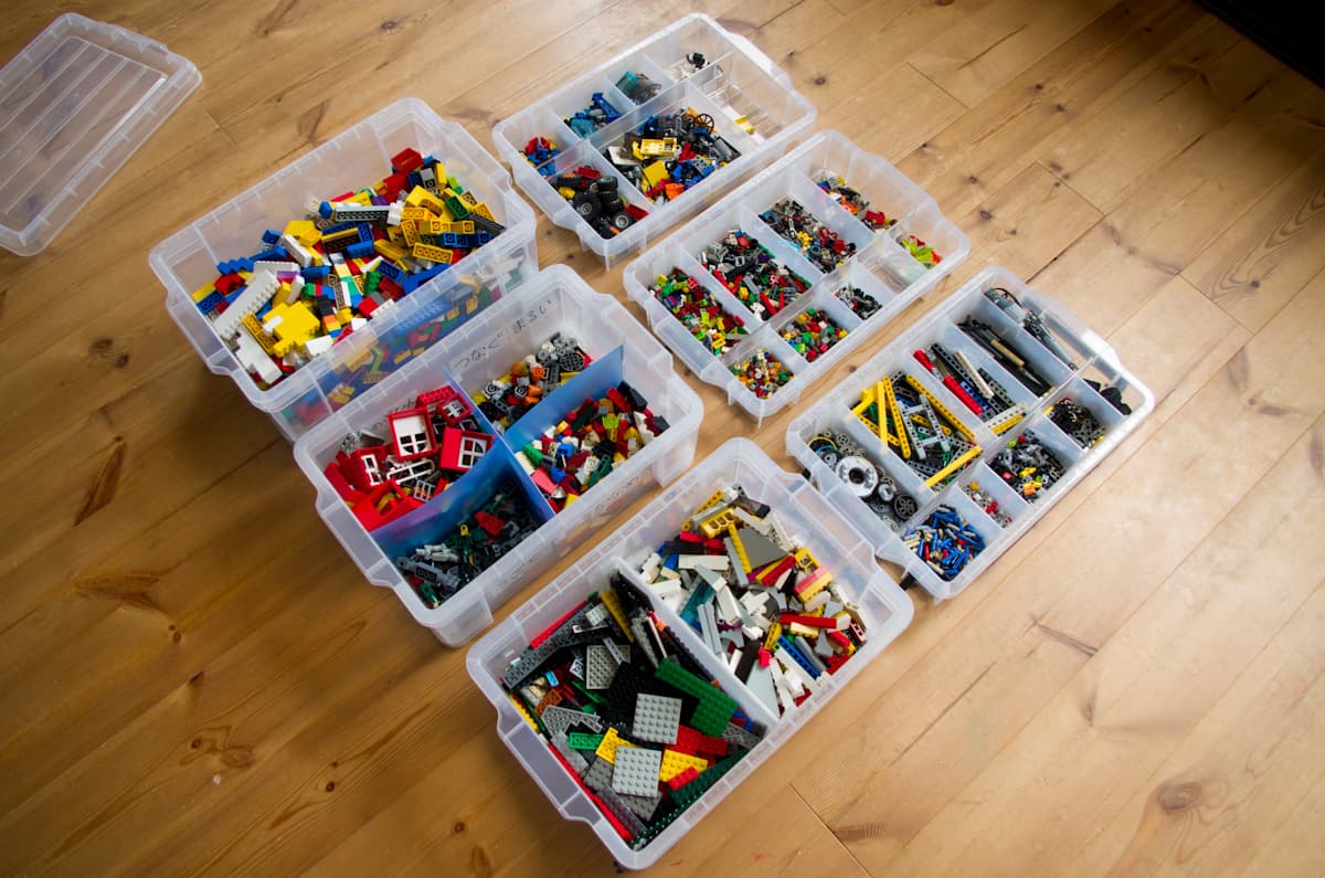 Legoを分別収納できるコンテナケース 買ったら片付けが超らくらくに こどもlifehack