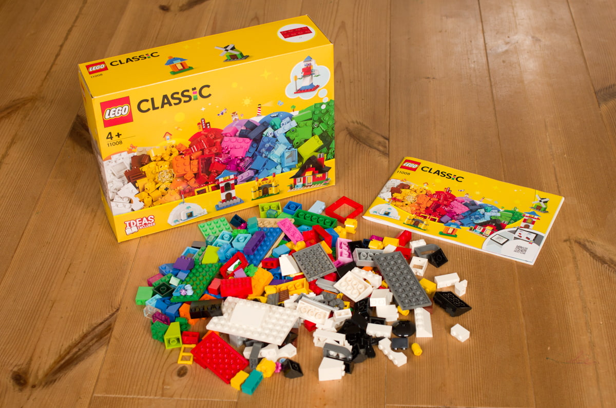レゴ クラシック アイデアパーツ〈お家セット〉11008の同梱物すべて